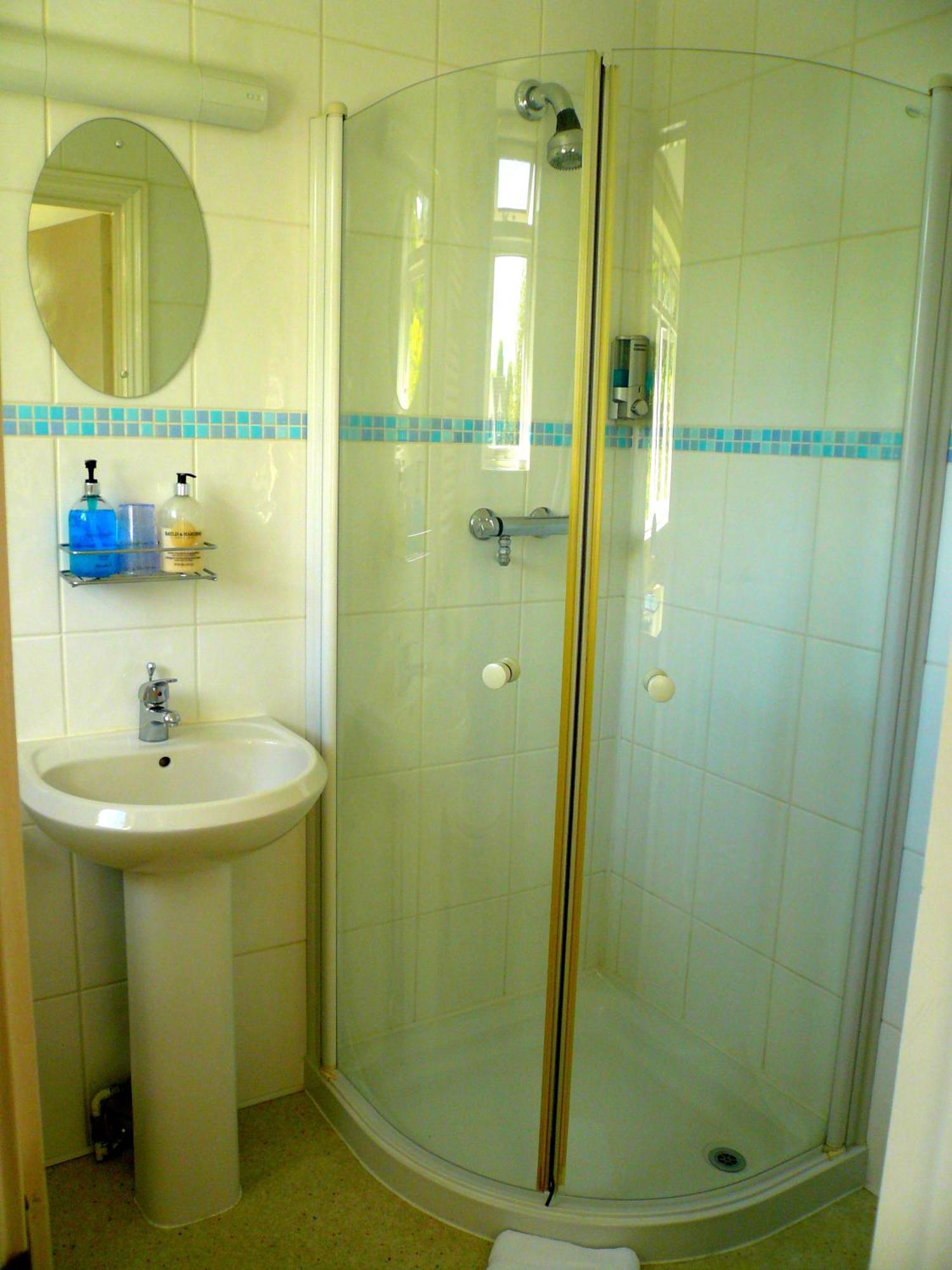 Malvern House High Wycombe Ngoại thất bức ảnh