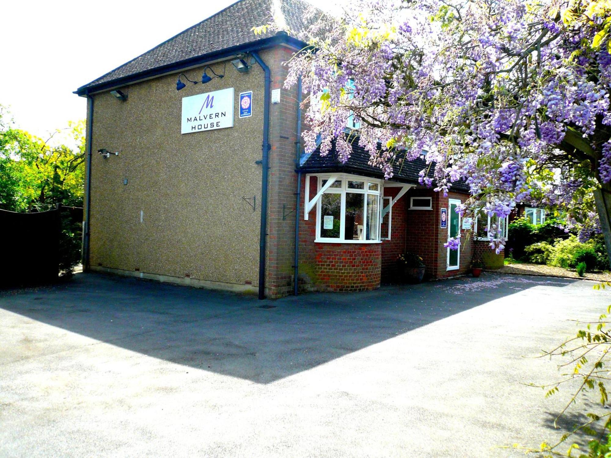 Malvern House High Wycombe Ngoại thất bức ảnh